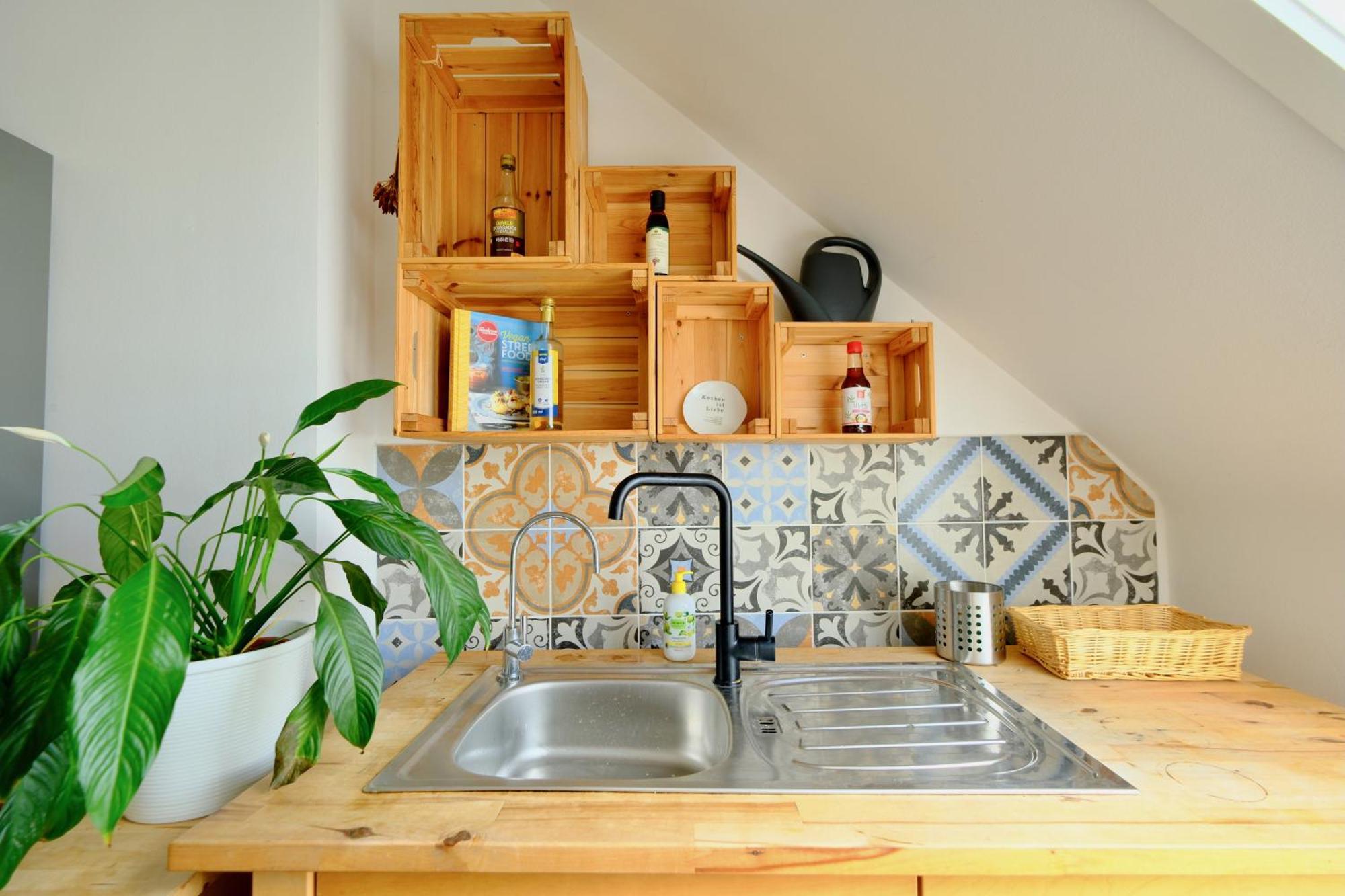 Happybnb - Stilvolles, Naturgelegenes Apartment Mit Blick Auf Den Mittellandkanal Und Die Wasserstadt Hannover - Kamin, Parken Und Spielplatz المظهر الخارجي الصورة